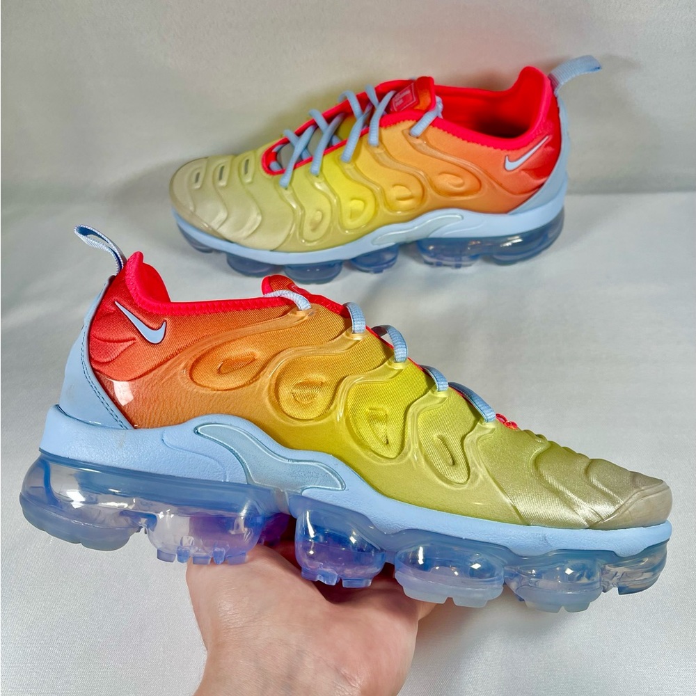 Nike Air VaporMax Plus “Sunrise”
Size 8.5